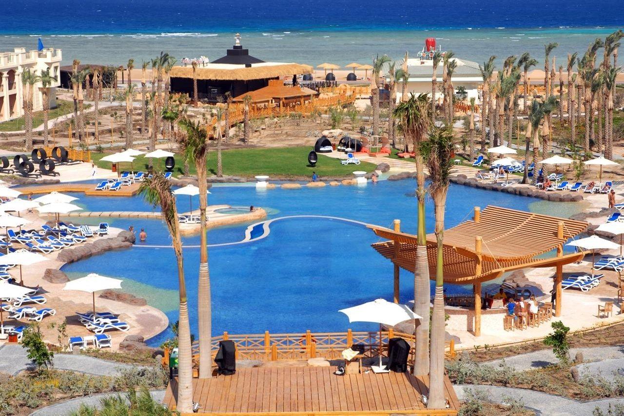 Hotel Tropitel Sahl Hasheesh Hurghada Esterno foto View of the resort