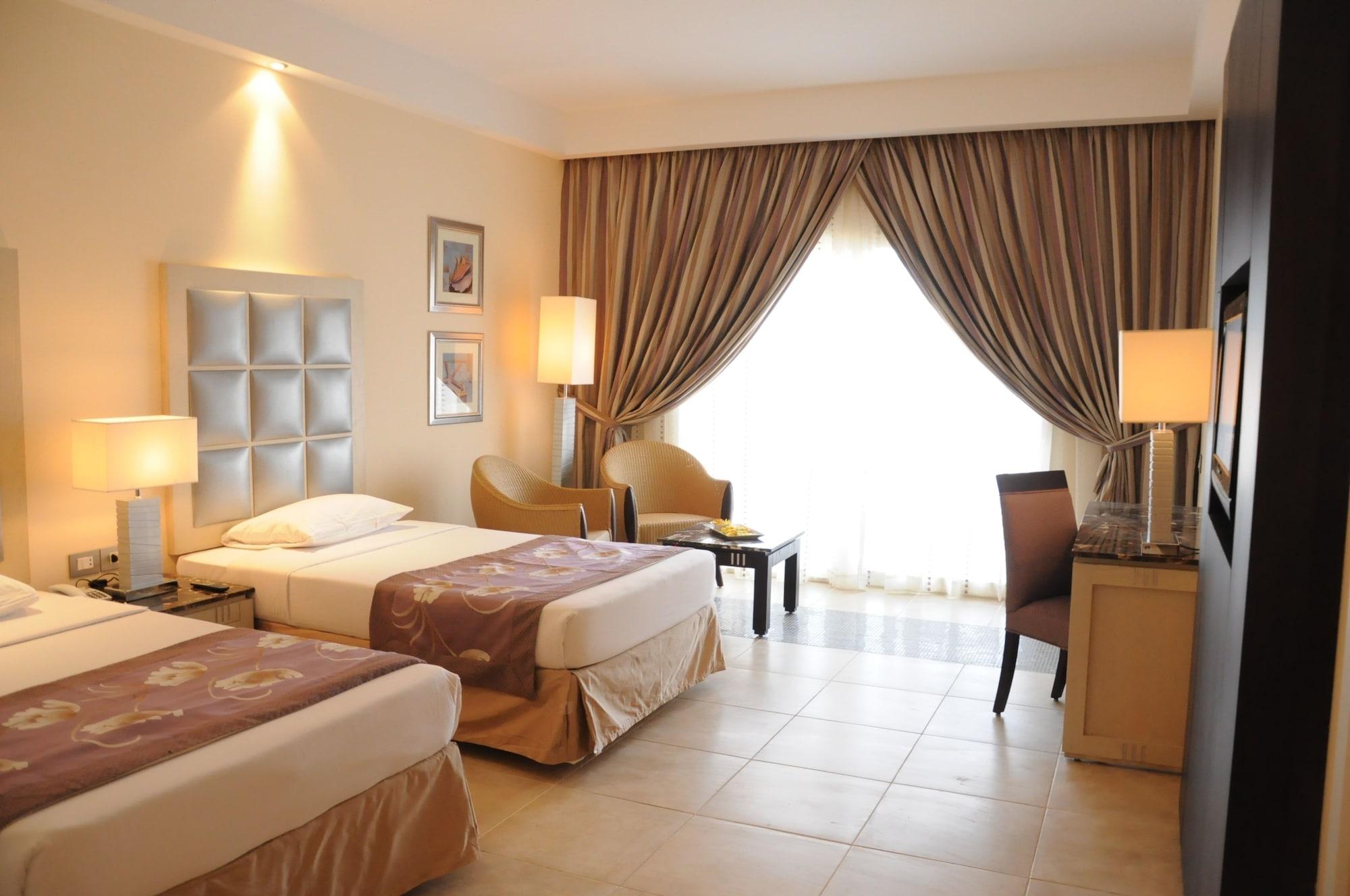 Hotel Tropitel Sahl Hasheesh Hurghada Esterno foto A room at the hotel
