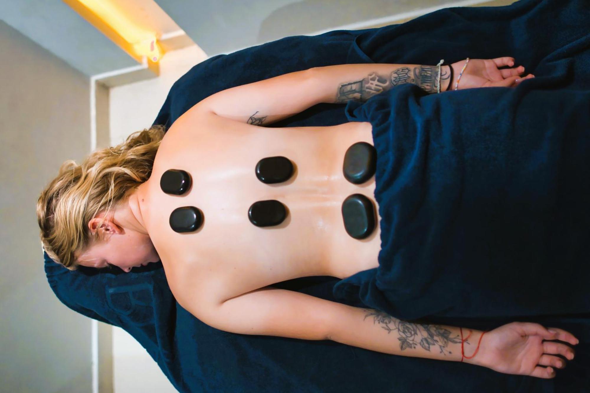 Hotel Tropitel Sahl Hasheesh Hurghada Esterno foto Hot stone massage