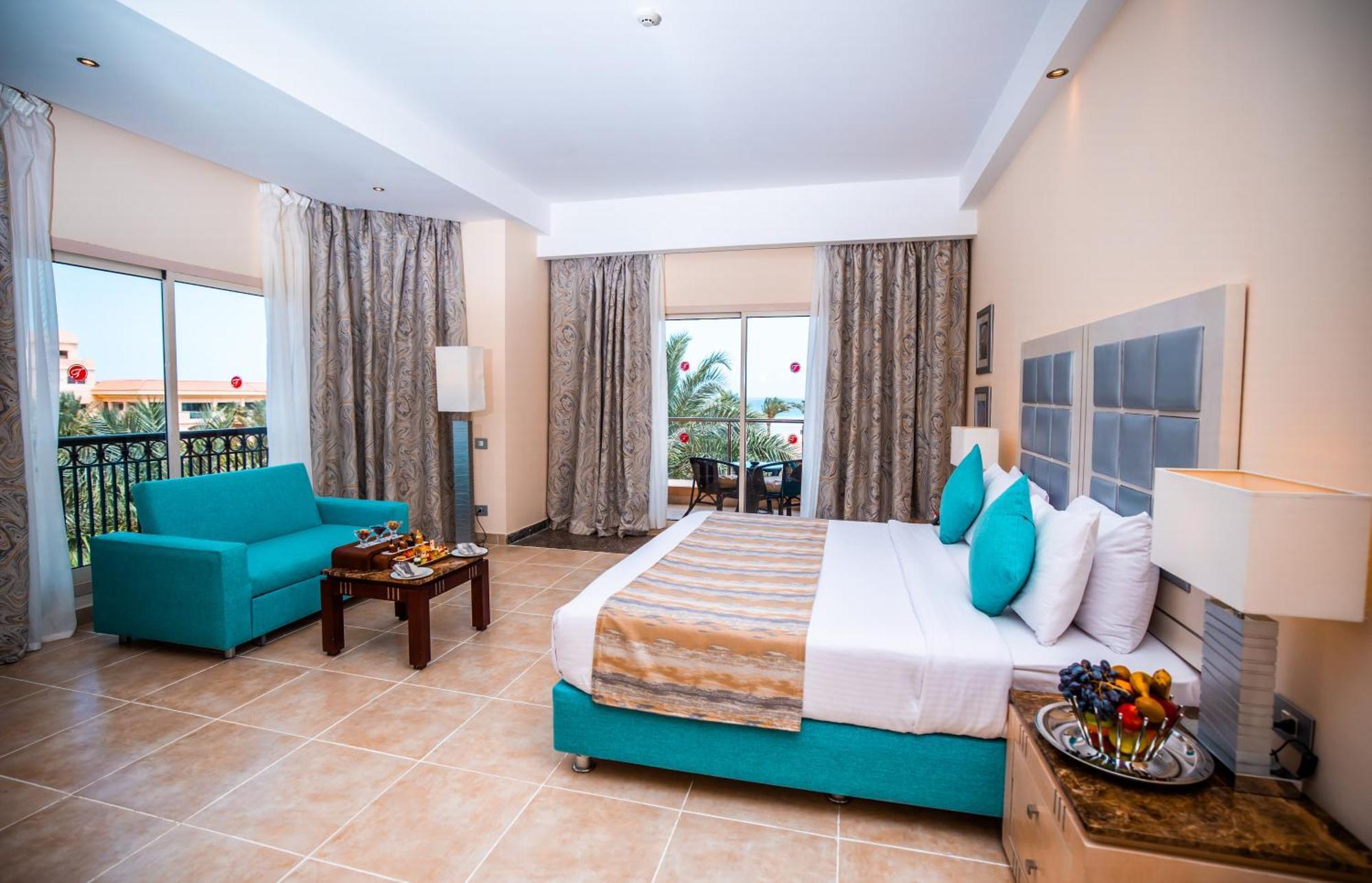 Hotel Tropitel Sahl Hasheesh Hurghada Esterno foto A room at the hotel