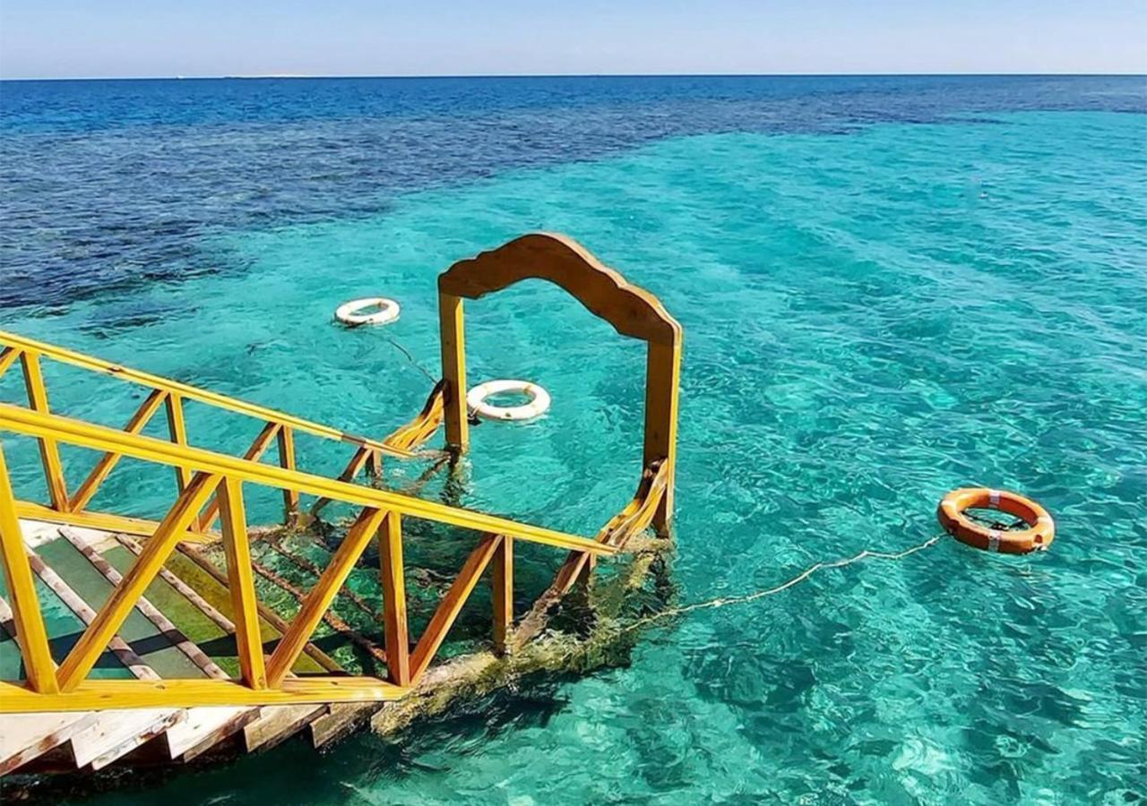 Hotel Tropitel Sahl Hasheesh Hurghada Esterno foto The sea at the resort