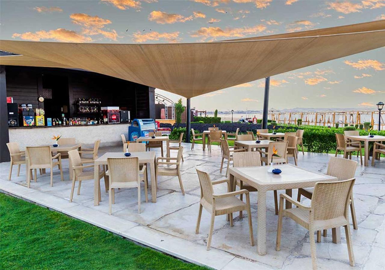 Hotel Tropitel Sahl Hasheesh Hurghada Esterno foto Sky Bar